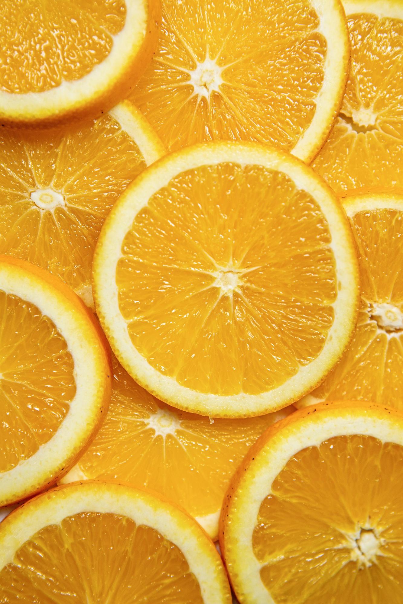 pile-oranges-with-yellow-center-that-says-center-orange-is-lemon.jpg